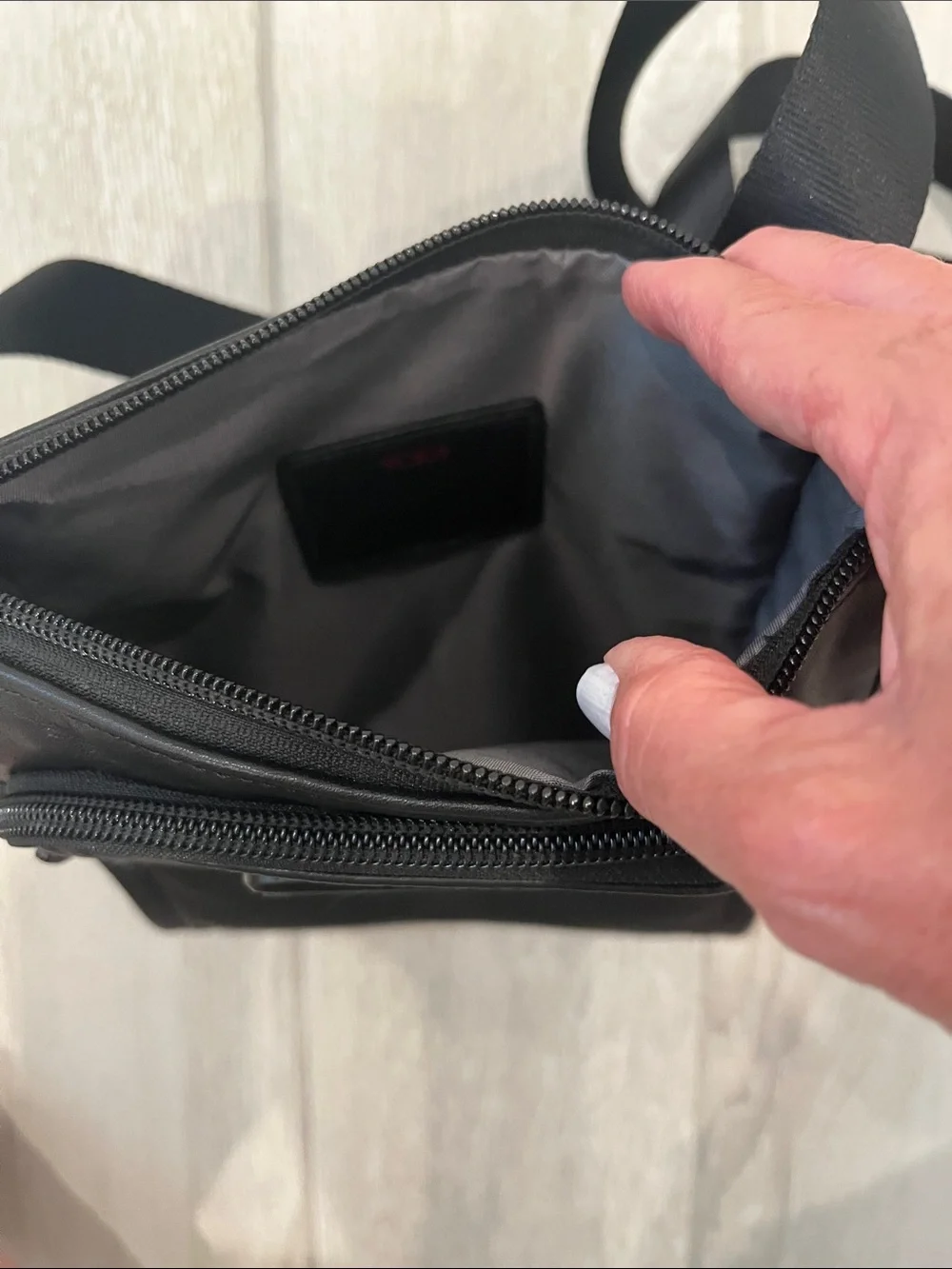 TUMI Luxury Brand Black Leather Alpha Crossbody Bag With Luggage Tag-Brand New